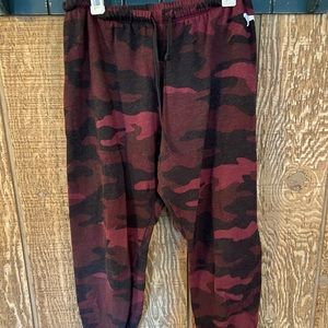 Camo sweatpants | Pink
